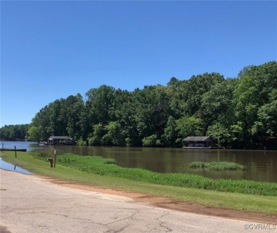 Nice home site lot located in Tanglewood Shores off Hawthorn on Tanglewood Shores Golf Club in Virginia - for sale on GolfHomes.com, golf home, golf lot
