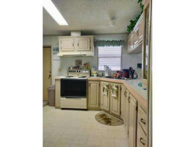 NO DAMAGES FROM HURRICANE!! MOVE IN READY!! Cash Only Sale! on Riverbend Golf and Country Club in Florida - for sale on GolfHomes.com, golf home, golf lot