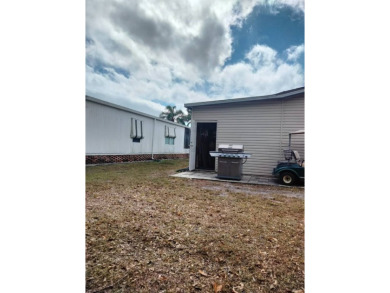 NO DAMAGES FROM HURRICANE!! MOVE IN READY!! Cash Only Sale! on Riverbend Golf and Country Club in Florida - for sale on GolfHomes.com, golf home, golf lot