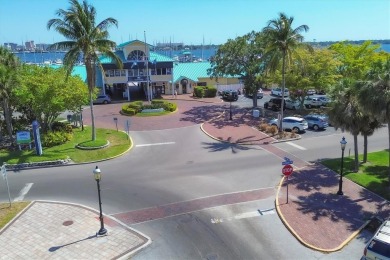 Make this delightful Bay Estates North 2/2 villa your private on Terra Ceia Golf and Country Club in Florida - for sale on GolfHomes.com, golf home, golf lot