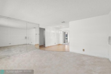 Beautiful 2 bed, 1 bath, garage corner lot with pleasant, quaint on Woodlands Country Club in Florida - for sale on GolfHomes.com, golf home, golf lot