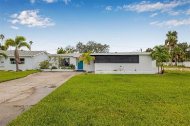 Exceptional Redevelopment Opportunity on Bayshore Blvd NE!! on The Renaisssance Vinoy Golf Club in Florida - for sale on GolfHomes.com, golf home, golf lot