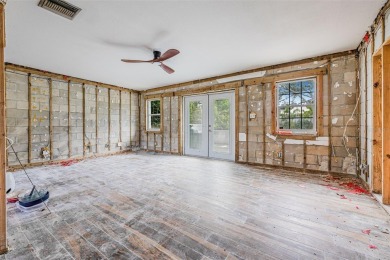 Exceptional Redevelopment Opportunity on Bayshore Blvd NE!! on The Renaisssance Vinoy Golf Club in Florida - for sale on GolfHomes.com, golf home, golf lot