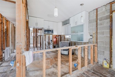 Exceptional Redevelopment Opportunity on Bayshore Blvd NE!! on The Renaisssance Vinoy Golf Club in Florida - for sale on GolfHomes.com, golf home, golf lot