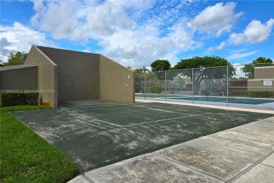 Fabulous Opportunity: charming one-story corner townhome in on Pembroke Lakes Golf Club in Florida - for sale on GolfHomes.com, golf home, golf lot