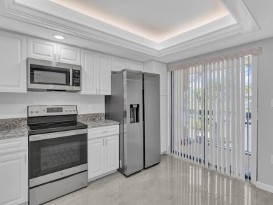 Discover your dream condo at Meadowood Golf & Tennis Club! This on Meadowood Golf and Tennis Club in Florida - for sale on GolfHomes.com, golf home, golf lot