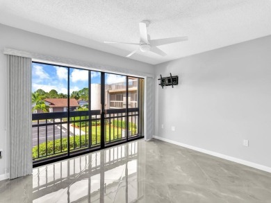 Discover your dream condo at Meadowood Golf & Tennis Club! This on Meadowood Golf and Tennis Club in Florida - for sale on GolfHomes.com, golf home, golf lot