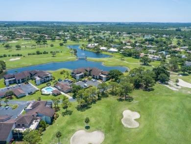 Discover your dream condo at Meadowood Golf & Tennis Club! This on Meadowood Golf and Tennis Club in Florida - for sale on GolfHomes.com, golf home, golf lot