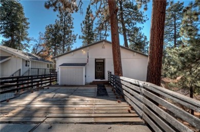 Spacious open floor plan on this 4 Bedroom, 3 bath home in on Big Bear Mountain Ski and Golf Resort in California - for sale on GolfHomes.com, golf home, golf lot