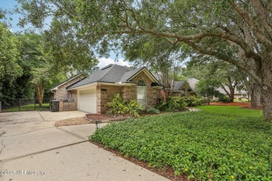 Updated POOL home in the gated community of Orange Park Country on Country Club of Orange Park in Florida - for sale on GolfHomes.com, golf home, golf lot