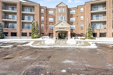 FANTASTIC OPPORTUNITY !! Maintenance-Free 2nd Floor Ranch Condo on St. Clair Shores Country Club in Michigan - for sale on GolfHomes.com, golf home, golf lot