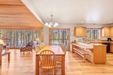 Best value in Black Butte Ranch! Stunning 3240 sqft retreat on Black Butte Ranch Golf Club Glaze Meadow in Oregon - for sale on GolfHomes.com, golf home, golf lot