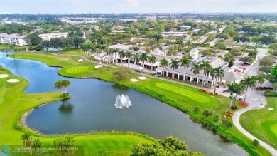 LOWEST PRICE 2BR IN WYNMOOR, WELL MAINTAINED 2/2 W/ SPECTACULAR on Wynmoor Golf Course in Florida - for sale on GolfHomes.com, golf home, golf lot