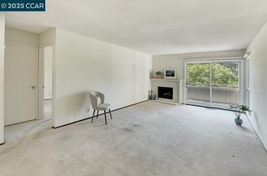 Treasured Rossmoor condo - comfort views  lifestyle! This on Rossmoor Golf Course in California - for sale on GolfHomes.com, golf home, golf lot
