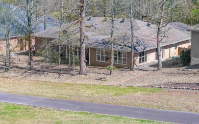 SPACIOUS AND COZY, this home is perfect for your personal oasis on Coronado Golf Course in Arkansas - for sale on GolfHomes.com, golf home, golf lot