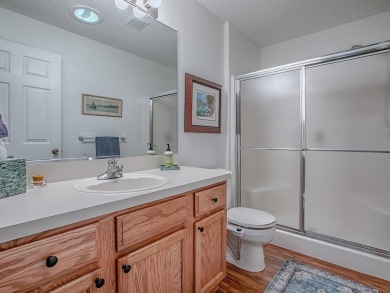 BOND PAID!  ROOM FOR A POOL!  This Meticulously Maintained 3/2 on The Links of Spruce Creek in Florida - for sale on GolfHomes.com, golf home, golf lot