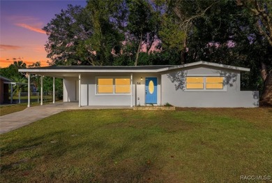 Welcome to this beautifully renovated 3-bedroom, 2-bath home on Brentwood Farms Golf Club in Florida - for sale on GolfHomes.com, golf home, golf lot