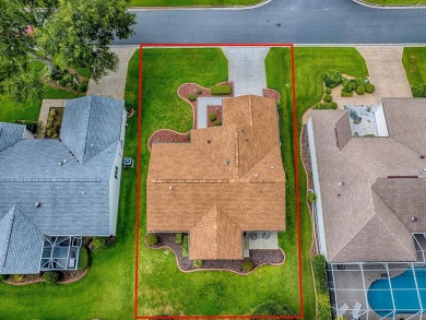 BOND PAID!  ROOM FOR A POOL!  This Meticulously Maintained 3/2 on The Links of Spruce Creek in Florida - for sale on GolfHomes.com, golf home, golf lot