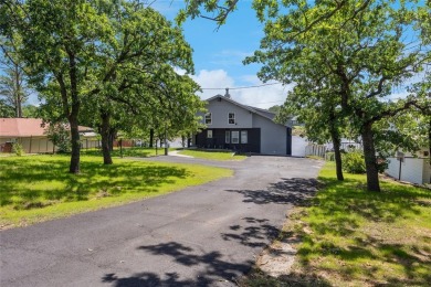 AMAZING TURNKEY LAKEHOUSE! Perfect for full time residence on Twisted Oaks Golf Club in Texas - for sale on GolfHomes.com, golf home, golf lot