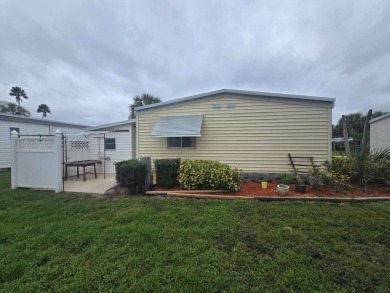 Charming & Renovated 2-Bedroom, 2-Bath Double-Wide in Vibrant on Vista Plantation Golf Club in Florida - for sale on GolfHomes.com, golf home, golf lot