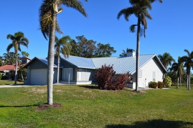 A contemporary home in the Alden Pines Golf Course community on Alden Pines Golf Club in Florida - for sale on GolfHomes.com, golf home, golf lot