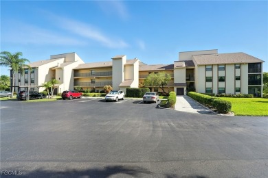 Discover the perfect blend of comfort, convenience, and on Cross Creek Country Club in Florida - for sale on GolfHomes.com, golf home, golf lot