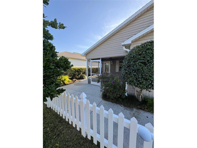 MOVE-IN READY!!!  2008 Cabot Cove Model 2 BR / 2 BA 1.5 Car on Truman Executive Golf Course in Florida - for sale on GolfHomes.com, golf home, golf lot