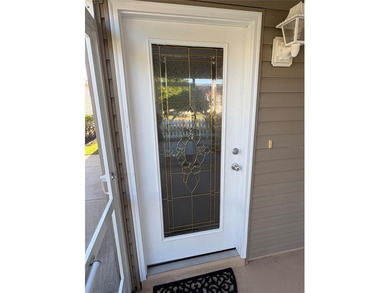 MOVE-IN READY!!!  2008 Cabot Cove Model 2 BR / 2 BA 1.5 Car on Truman Executive Golf Course in Florida - for sale on GolfHomes.com, golf home, golf lot