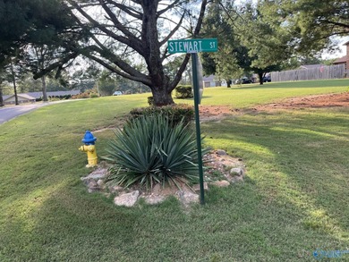 Extremely LEVEL corner lot in Country Club Acres subdivision on Albertville Golf and Country Club in Alabama - for sale on GolfHomes.com, golf home, golf lot