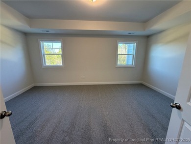 MOVE-IN PACKET!! FRENCH DOOR REFRIG, BLINDS, SOD FRONT AND BACK on Kings Grant Golf and Country Club in North Carolina - for sale on GolfHomes.com, golf home, golf lot