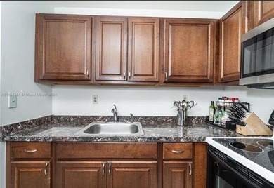 Updated 1BR/1.1/2 BA Condo in meticulously maintained Normandy D on  in Florida - for sale on GolfHomes.com, golf home, golf lot