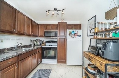 Updated 1BR/1.1/2 BA Condo in meticulously maintained Normandy D on  in Florida - for sale on GolfHomes.com, golf home, golf lot