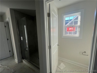 MOVE-IN PACKET!! FRENCH DOOR REFRIG, BLINDS, SOD FRONT AND BACK on Kings Grant Golf and Country Club in North Carolina - for sale on GolfHomes.com, golf home, golf lot