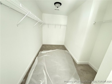 MOVE-IN PACKET!! FRENCH DOOR REFRIG, BLINDS, SOD FRONT AND BACK on Kings Grant Golf and Country Club in North Carolina - for sale on GolfHomes.com, golf home, golf lot