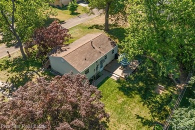 Fantastic Move-In-Ready Ranch Style Bungalow Home.  Many on Twin Beach Country Club in Michigan - for sale on GolfHomes.com, golf home, golf lot