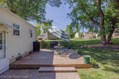 Fantastic Move-In-Ready Ranch Style Bungalow Home.  Many on Twin Beach Country Club in Michigan - for sale on GolfHomes.com, golf home, golf lot