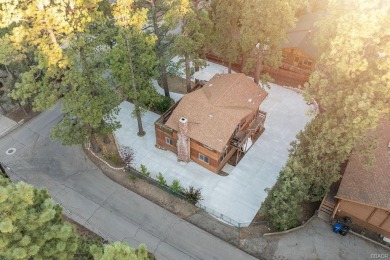 WOW!!! 4-bedrooms, 2.5-baths, a living room PLUS a family room! on Big Bear Mountain Ski and Golf Resort in California - for sale on GolfHomes.com, golf home, golf lot