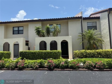 Welcome to this light and bright 2 bedroom, 2.5 bath condo in on Boca Lago Golf and Country Club in Florida - for sale on GolfHomes.com, golf home, golf lot