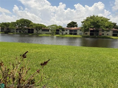 Welcome to this light and bright 2 bedroom, 2.5 bath condo in on Boca Lago Golf and Country Club in Florida - for sale on GolfHomes.com, golf home, golf lot
