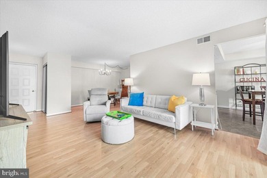 Welcome home to this bright and spacious 3-bedroom, 2-bath patio on Leisure World Golf Club in Maryland - for sale on GolfHomes.com, golf home, golf lot