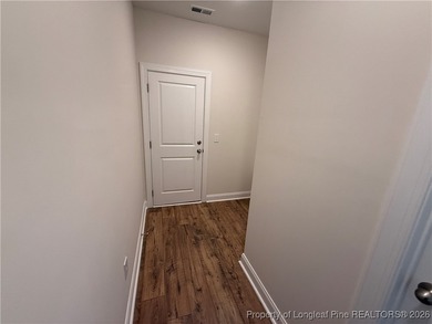 MOVE-IN PACKET!! FRENCH DOOR REFRIG, BLINDS, SOD FRONT AND BACK on Kings Grant Golf and Country Club in North Carolina - for sale on GolfHomes.com, golf home, golf lot