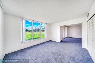 Large 1st-floor corner unit, 3-bedroom, 2-bath in Palm Aire! It on Palm-Aire Country Club and Resort - The Oaks in Florida - for sale on GolfHomes.com, golf home, golf lot