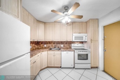 Large 1st-floor corner unit, 3-bedroom, 2-bath in Palm Aire! It on Palm-Aire Country Club and Resort - The Oaks in Florida - for sale on GolfHomes.com, golf home, golf lot