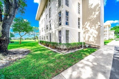 Large 1st-floor corner unit, 3-bedroom, 2-bath in Palm Aire! It on Palm-Aire Country Club and Resort - The Oaks in Florida - for sale on GolfHomes.com, golf home, golf lot