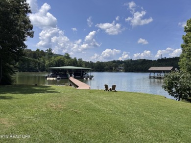 CLUB MEMBERSHIP OPTIONAL! This beautiful  waterfront access home on Rarity Bay Country Club - Loudon in Tennessee - for sale on GolfHomes.com, golf home, golf lot