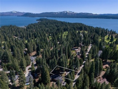 Lake Almanor Country Club! This adorable remodeled mountain on Lake Almanor Country Club in California - for sale on GolfHomes.com, golf home, golf lot