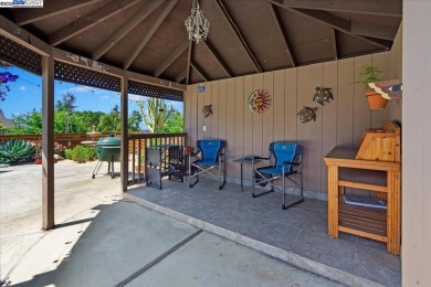 Gorgeous custom built home in the Proctor School area with large on Willow Park Golf Course in California - for sale on GolfHomes.com, golf home, golf lot