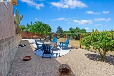 Gorgeous custom built home in the Proctor School area with large on Willow Park Golf Course in California - for sale on GolfHomes.com, golf home, golf lot