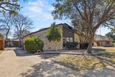 Great curb appeal. Charm throughout. UPDATED 4-bed, 3 bath POOL on Los Rios Country Club in Texas - for sale on GolfHomes.com, golf home, golf lot