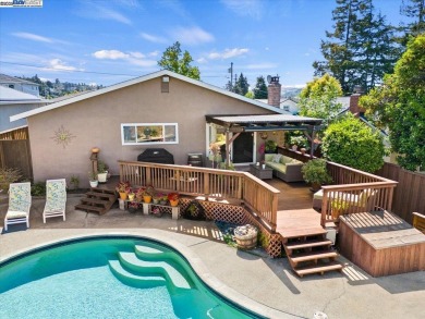Gorgeous custom built home in the Proctor School area with large on Willow Park Golf Course in California - for sale on GolfHomes.com, golf home, golf lot